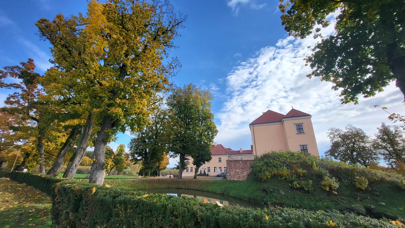 Żywe lekcje historii w Dworze Starostów Chęcińskich – nauka poprzez doświadczenie
