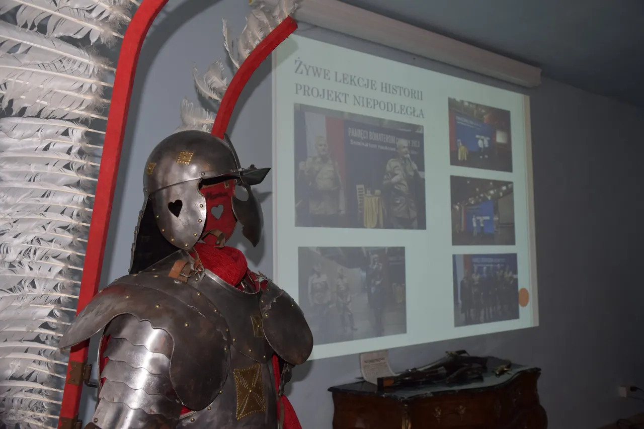 „Ożywiona Historia. Inspirowanie uczniów poprzez żywe lekcje”